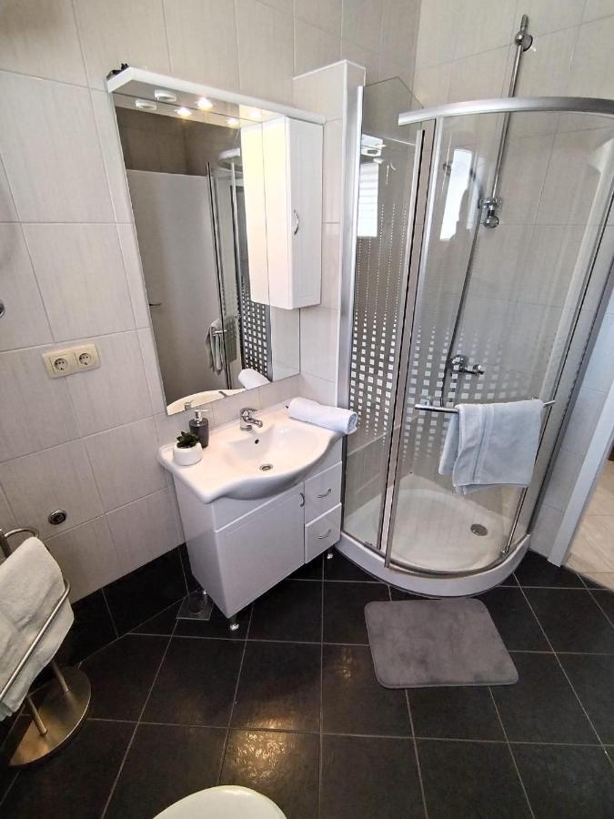 Apartments By The Sea Duce, Omis - 2731 두기라트 외부 사진